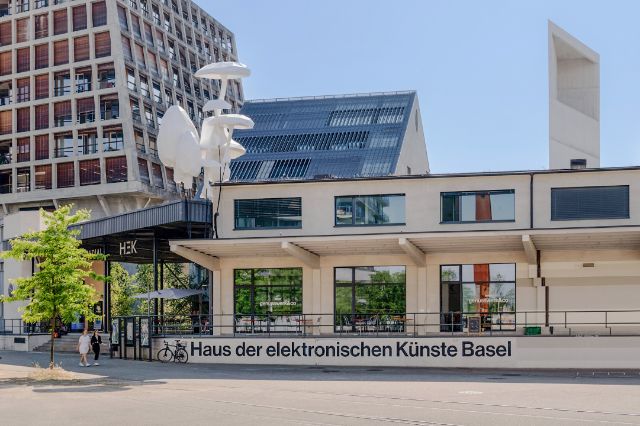 Aussenansicht HEK (Haus der elektronischen Künste)