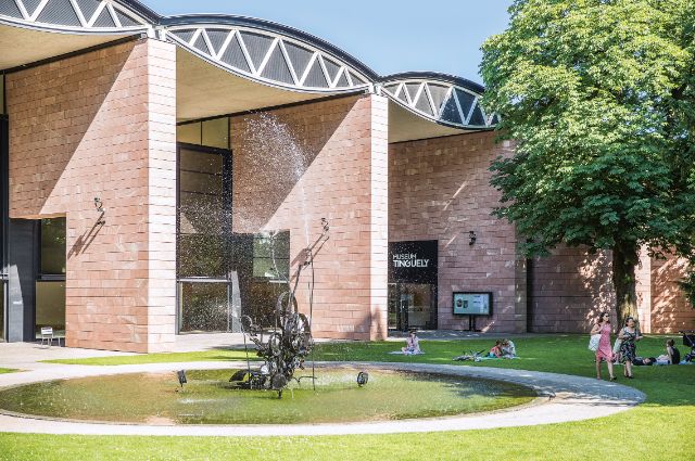 Aussenansicht Museum Tinguely