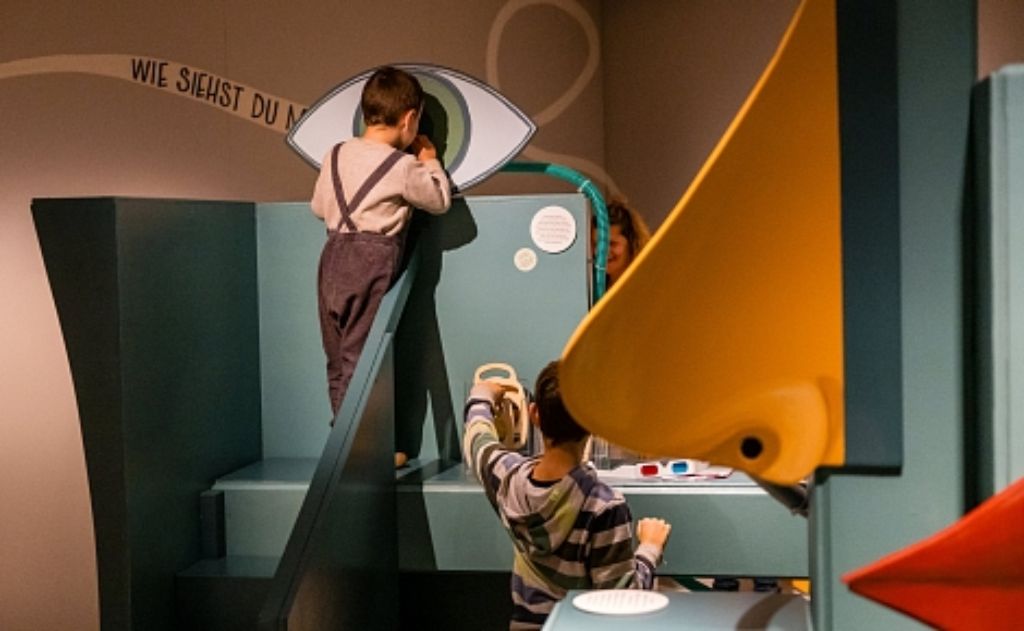 A creative and resource-saving approach to the use of materials at the exhibition ‘Immer ich?! Eine etwas andere Reise zu dir’ (Always me?! A somewhat different journey to you)