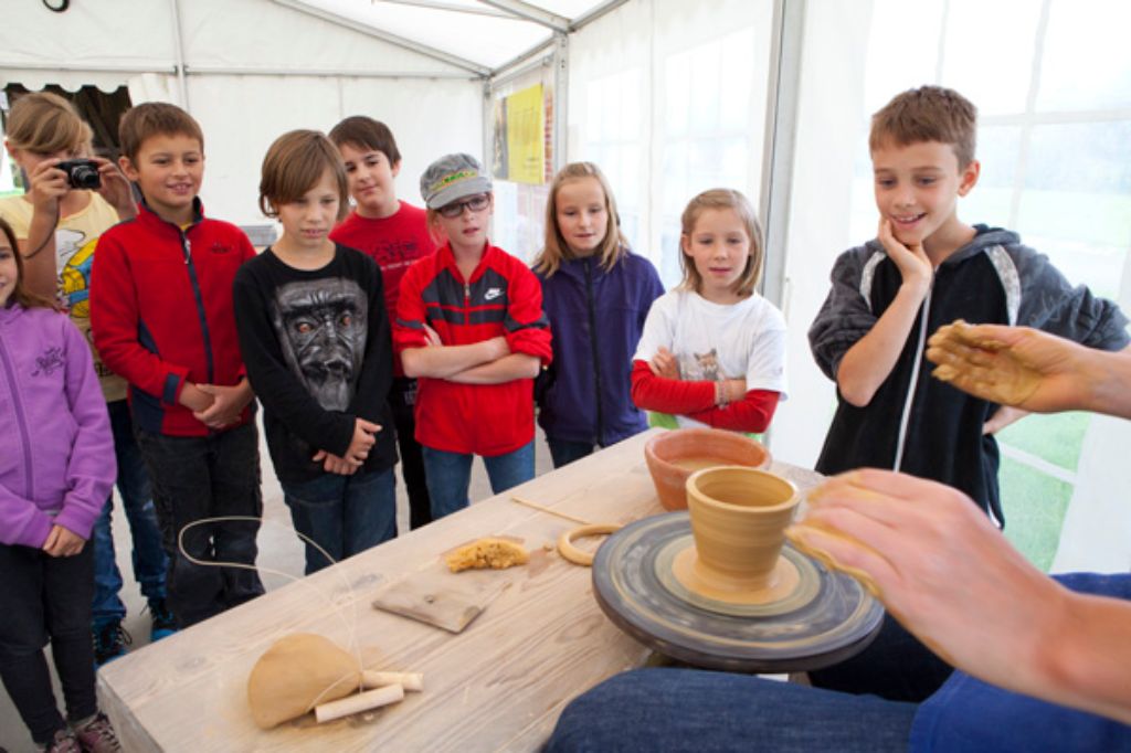 Crockery-stories: Making pots in the Roman way